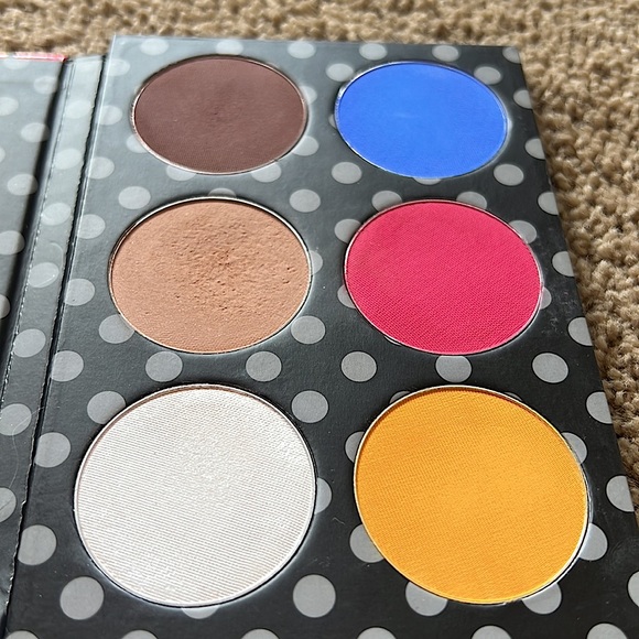 Disney Pop Of Minnie Palette - Picture 4 of 5